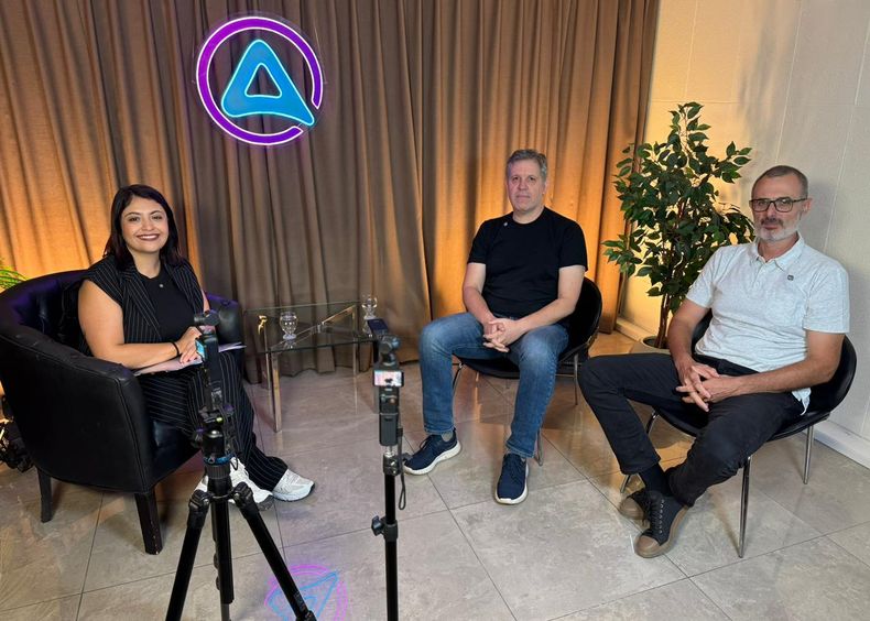 Pablo Catalani y Pablo Bicego, junto a Erika García en un nuevo episodio de 